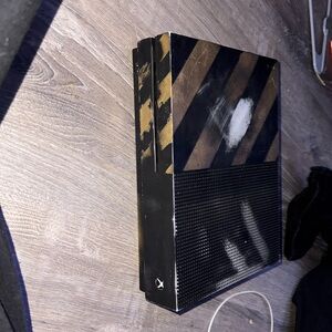 Xbox one s. Only the console and power cord.